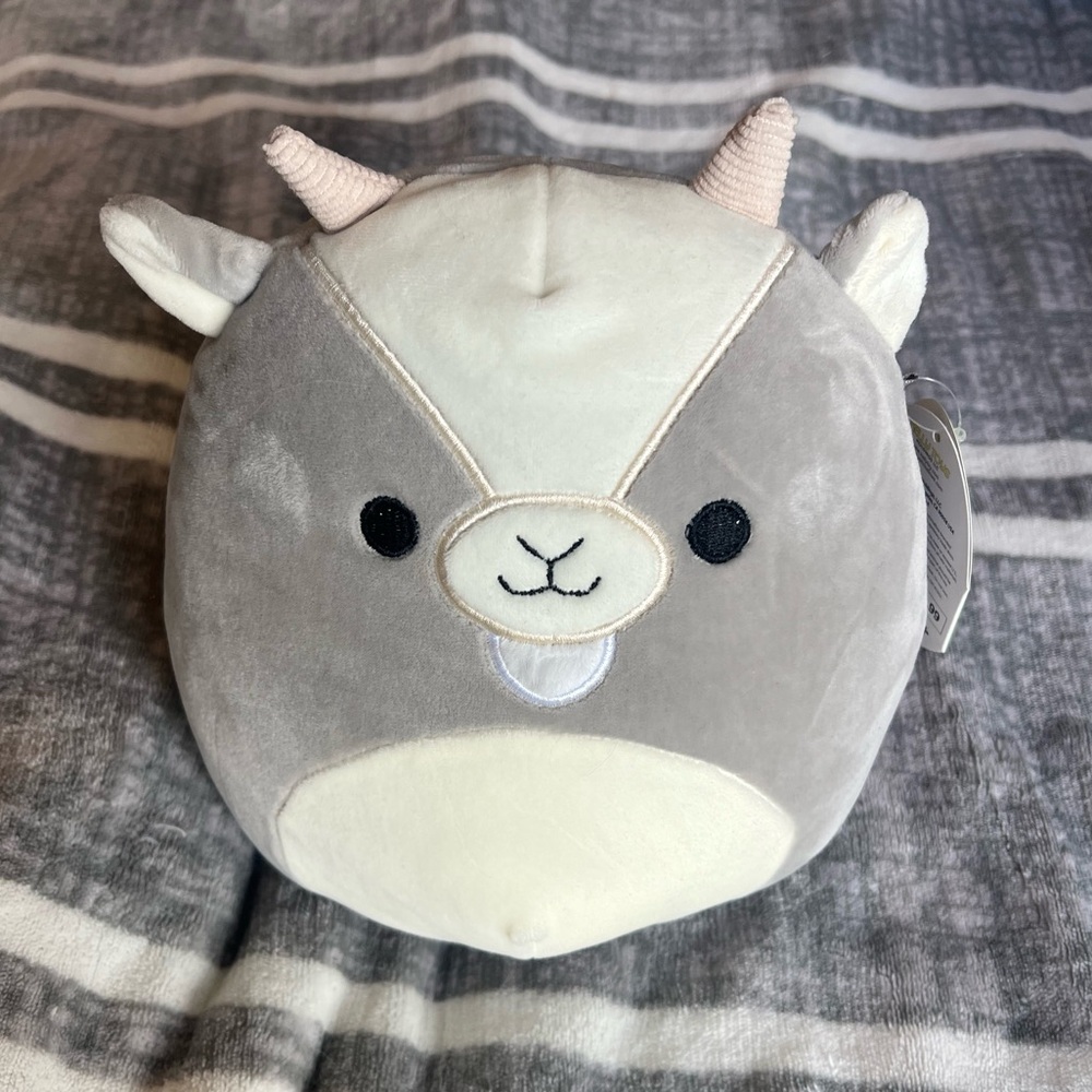 Walker the goat Squishmallow 8 in